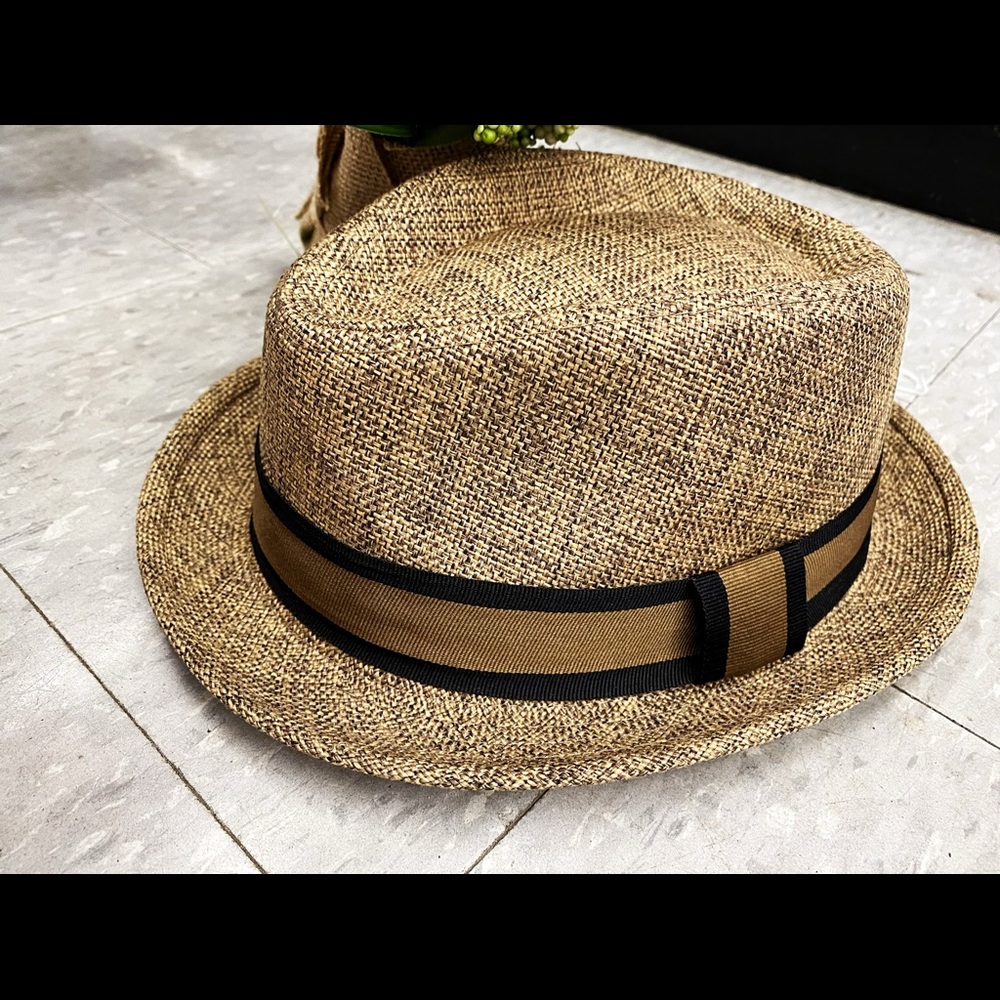 Hat - Picture 1 of 2